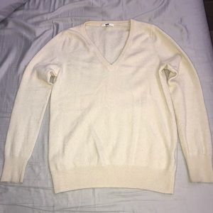 Uniqlo cashmere cream vneck sweater